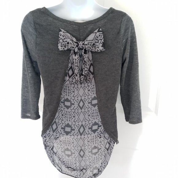 blushed gray high low top with bow on the back - Picture 5 of 6